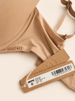 SKIMS No Show Molded Unlined Balconette Bra — 32D